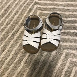 Salt water sandals size toddler 6